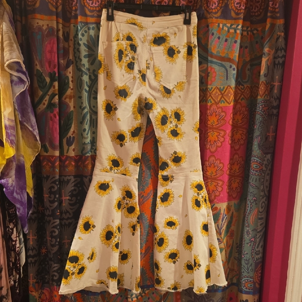 Free People White Jeans with Yellow Sunflower Print - Picture 4 of 4